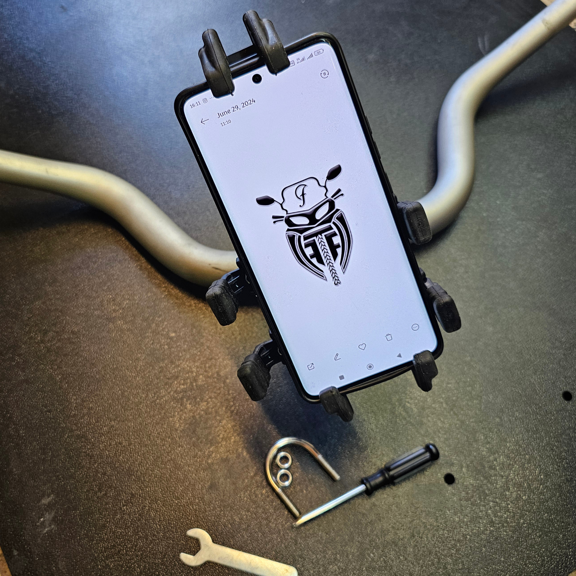 تصویر از هولدر موبایل آنتی شوک دار اقتصادی